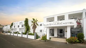 Club Shark Hotel