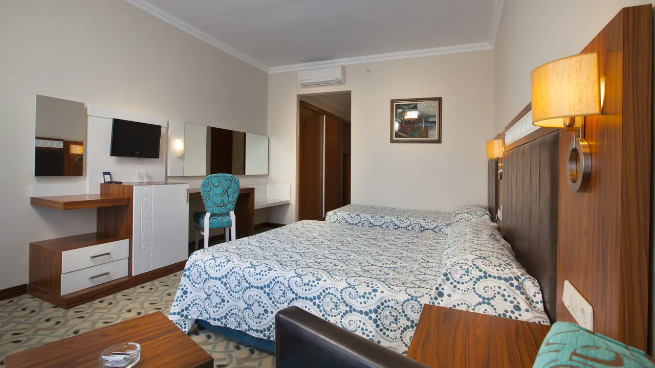 CLUB SIDE COAST HOTEL