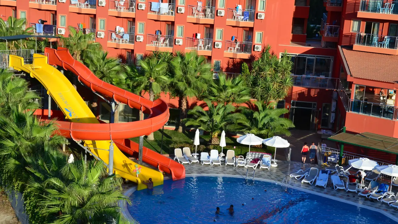 CLUB SIDE COAST HOTEL