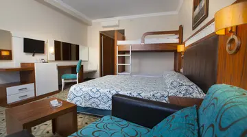 CLUB SIDE COAST HOTEL