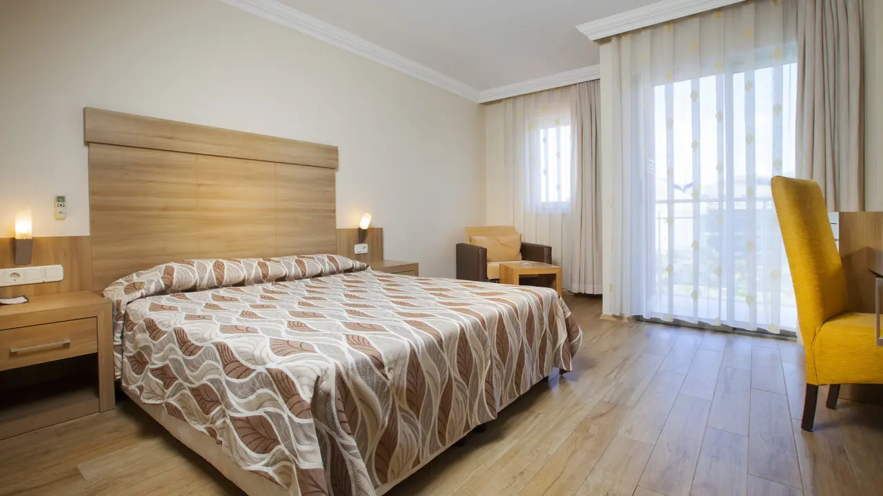 CLUB SIDE COAST HOTEL