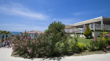 CLUB SIDE COAST HOTEL