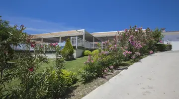 CLUB SIDE COAST HOTEL