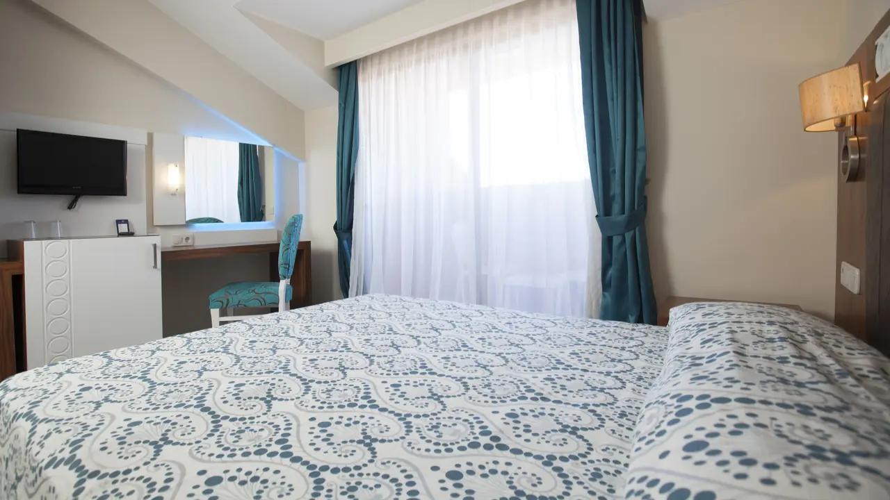 CLUB SIDE COAST HOTEL