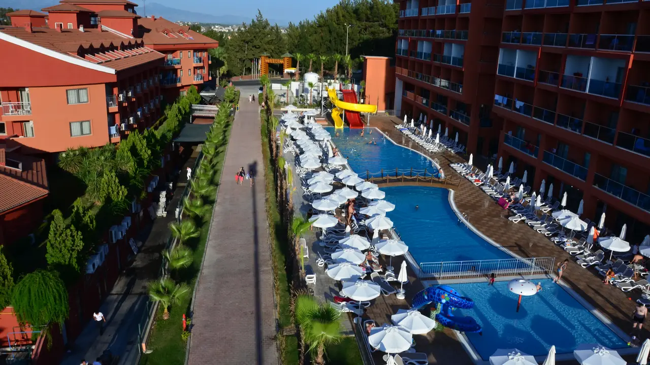 CLUB SIDE COAST HOTEL