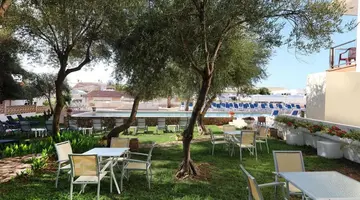 Clumba Hotel