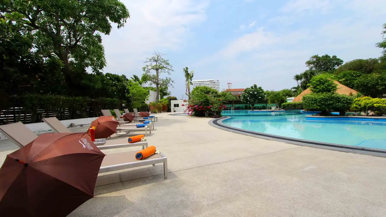 COCO BEACH HOTEL JOMTIEN (ex. JOMTIEN GARDEN HOTEL & RESORT)
