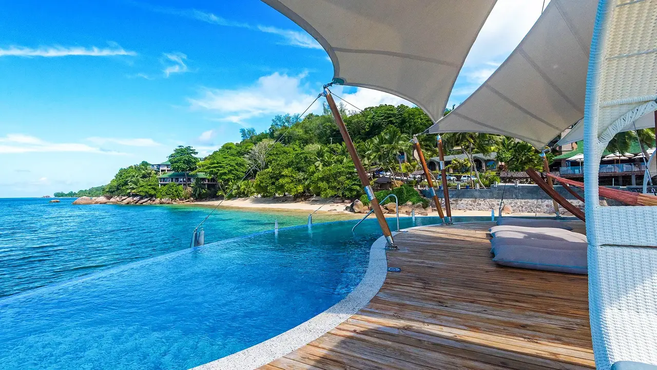 Coco de Mer Hotel and Black Parrot Suites