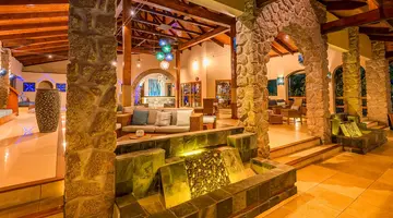 Coco de Mer Hotel and Black Parrot Suites