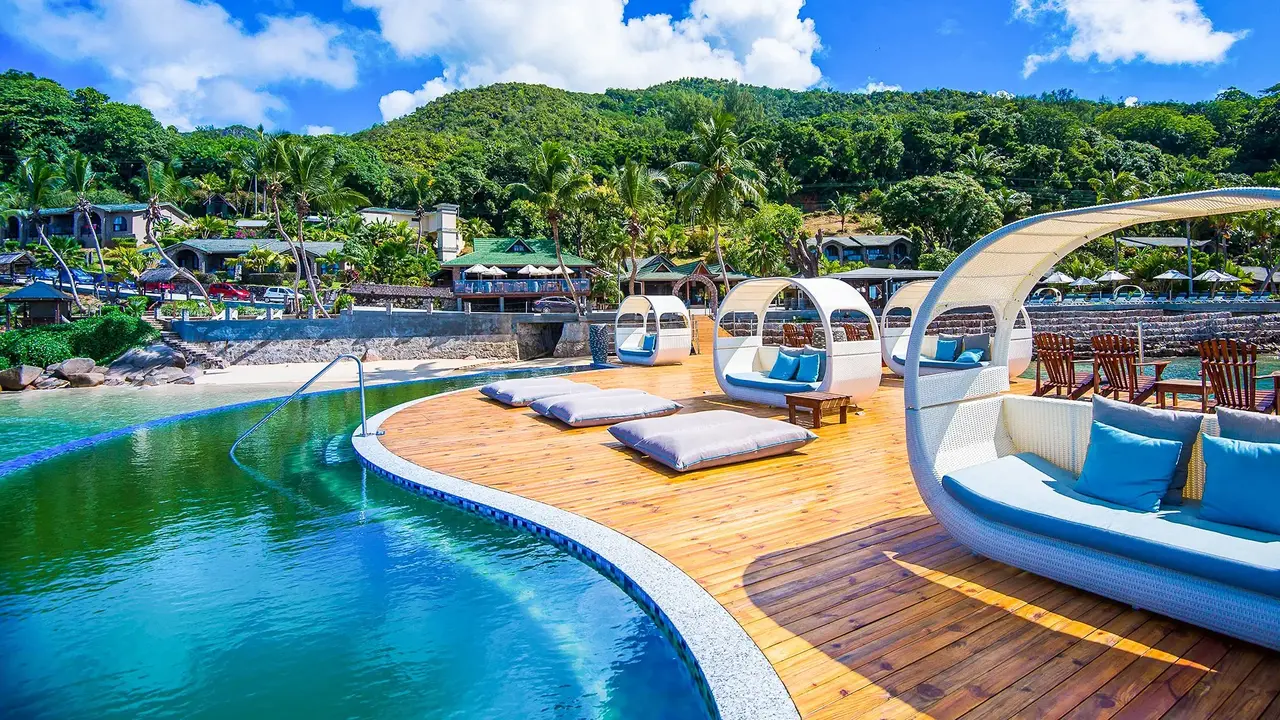 Coco de Mer Hotel and Black Parrot Suites