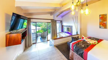 Coco de Mer Hotel and Black Parrot Suites