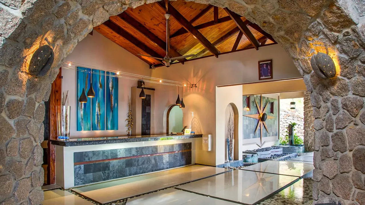 Coco de Mer Hotel and Black Parrot Suites
