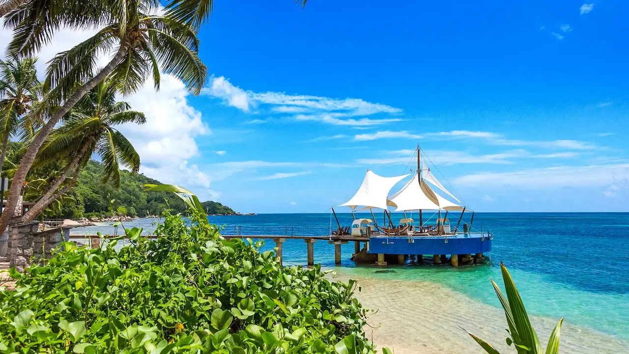 Coco de Mer Hotel and Black Parrot Suites