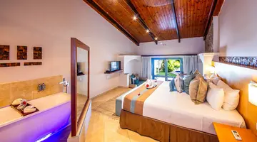 Coco de Mer Hotel and Black Parrot Suites