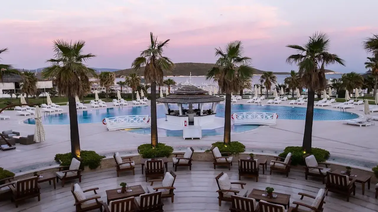 Cocos The Club Solto - Boutique Class