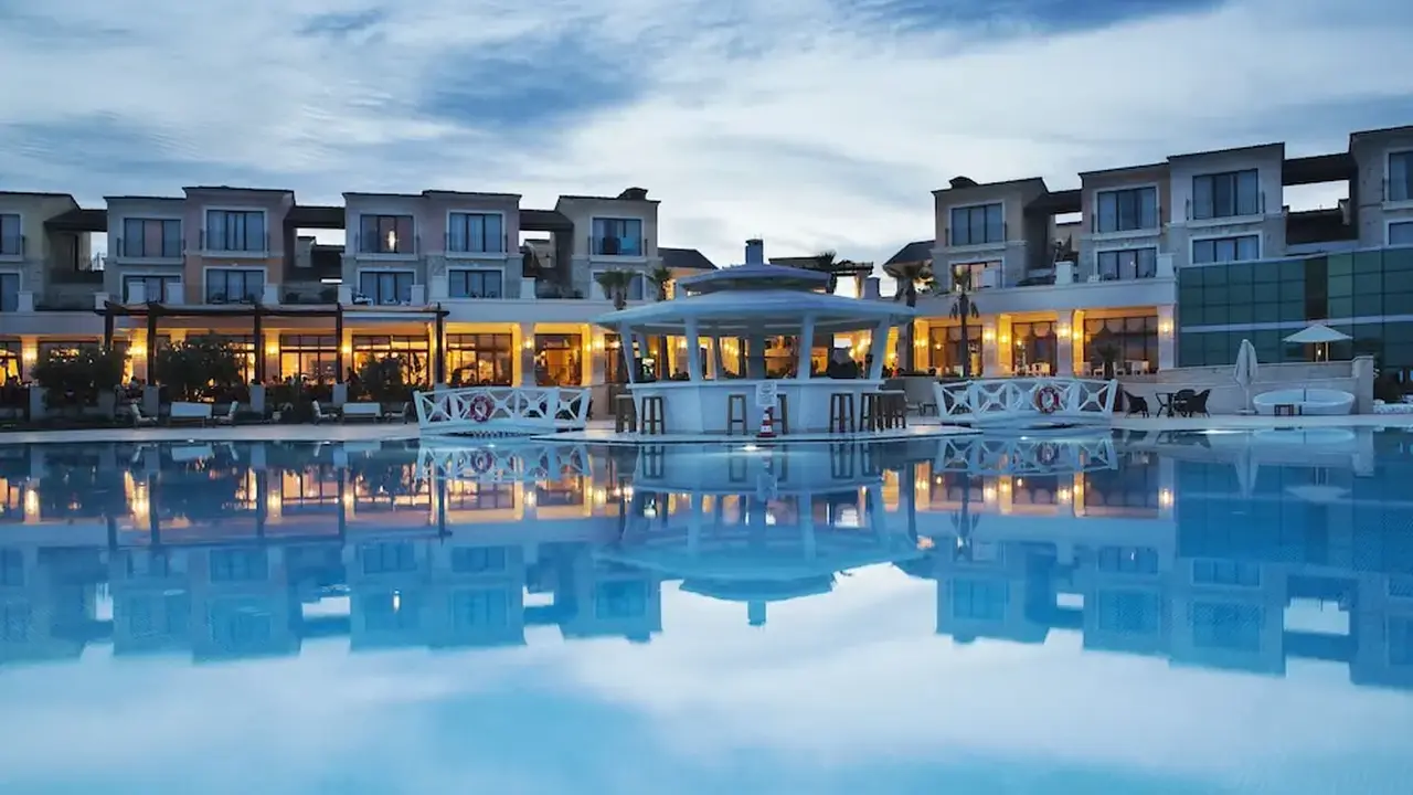 Cocos The Club Solto - Boutique Class