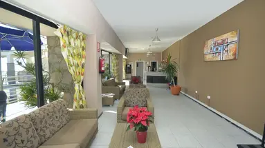 Colina Mar Apartments