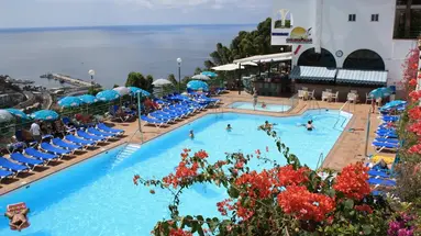 Colina Mar Apartments