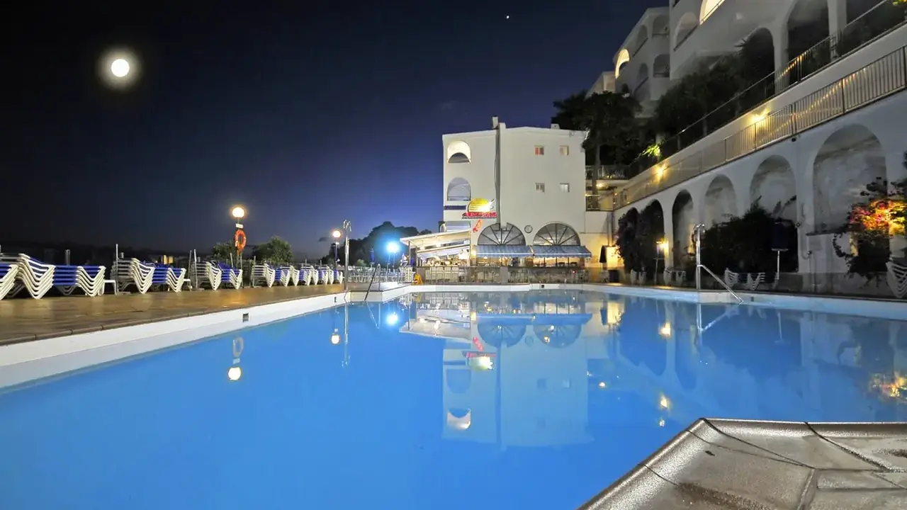 Colina Mar Apartments