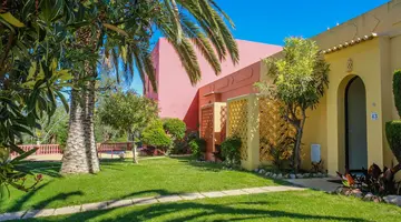 Colina Village