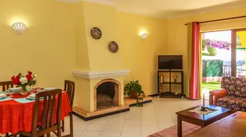 Colina Village
