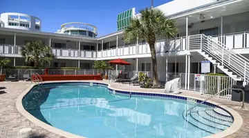 Collins Hotel