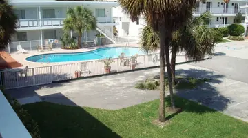 Collins Hotel