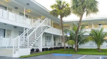 Collins Hotel