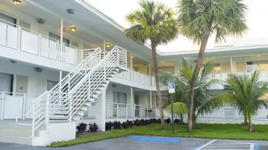 Collins Hotel