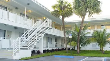 Collins Hotel