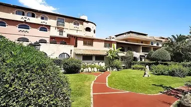Colonna Beach Hotel