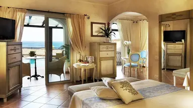 COLONNA RESORT HOTEL