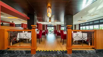Commodore Elite Suite And Spa