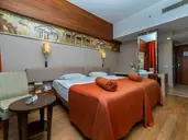 Commodore Elite Suite And Spa