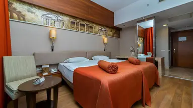 Commodore Elite Suite And Spa