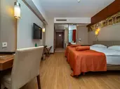 Commodore Elite Suite And Spa