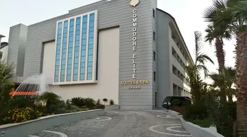 Commodore Elite Suite And Spa