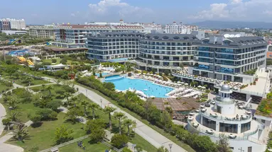COMMODORE ELITE SUITES & SPA ADULT ONLY