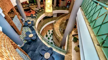 Commodore Elite Suites & Spa
