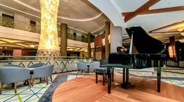 Commodore Elite Suites & Spa