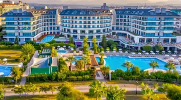 Commodore Elite Suites & Spa
