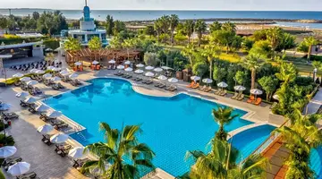 Commodore Elite Suites & Spa