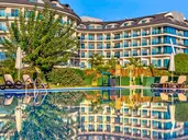 Commodore Elite Suites & Spa