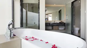 COMODO NHA TRANG HOTEL