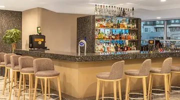 CONCORDE DE LUXE HOTEL