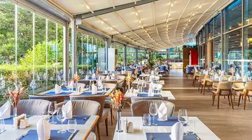CONCORDE DE LUXE HOTEL