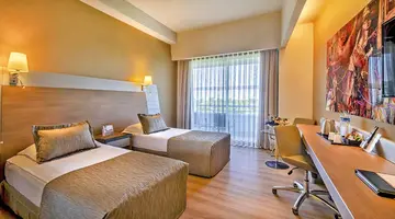 CONCORDE DE LUXE HOTEL