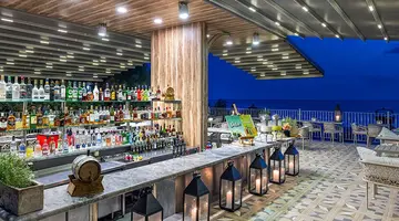CONCORDE DE LUXE HOTEL