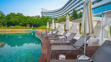 CONCORDE DE LUXE HOTEL