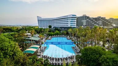 CONCORDE DE LUXE HOTEL